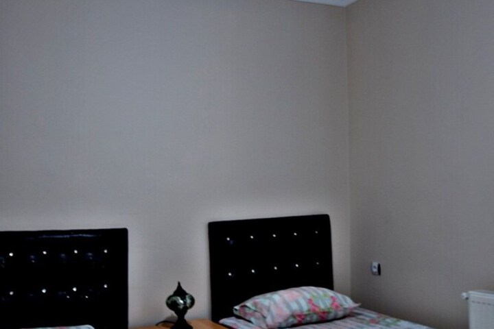 Room 106 of 185