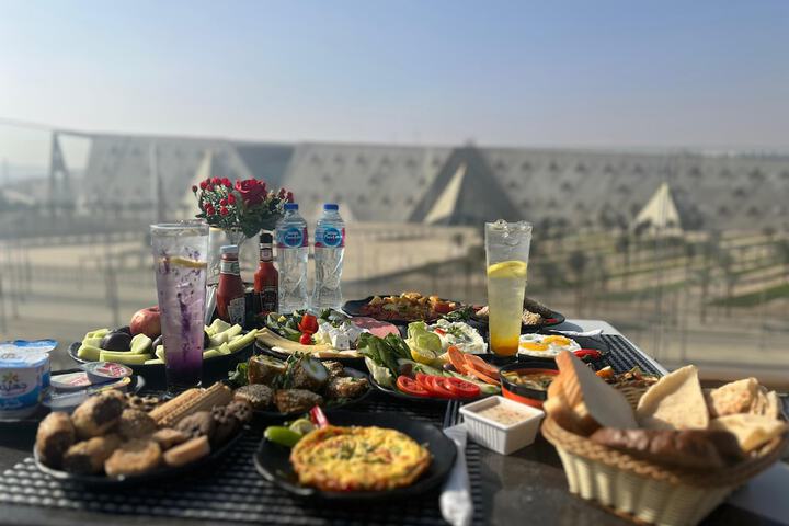 Breakfast/Coffee Service 104 of 109