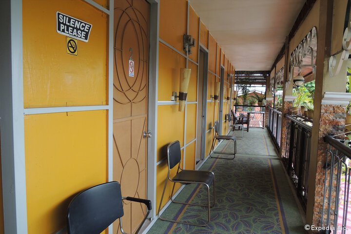 Ballroom/Hall 25 of 29