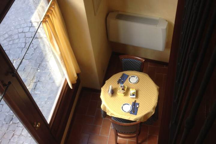 Breakfast/Coffee Service 82 of 142