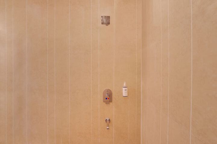 Room 14 of 46