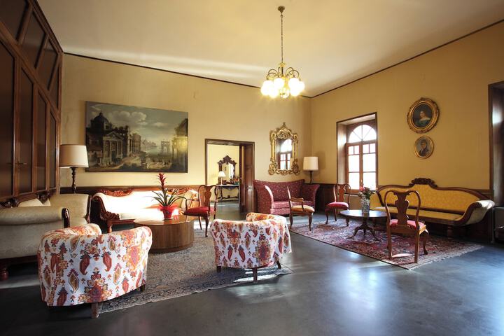 Room 14 of 24