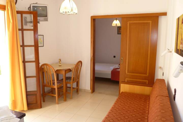 Room 16 of 37