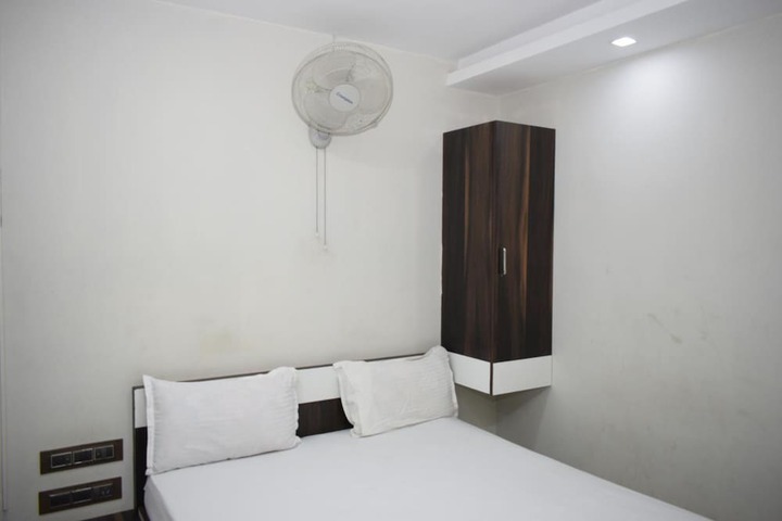 Room 38 of 49