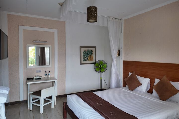 Room 12 of 37