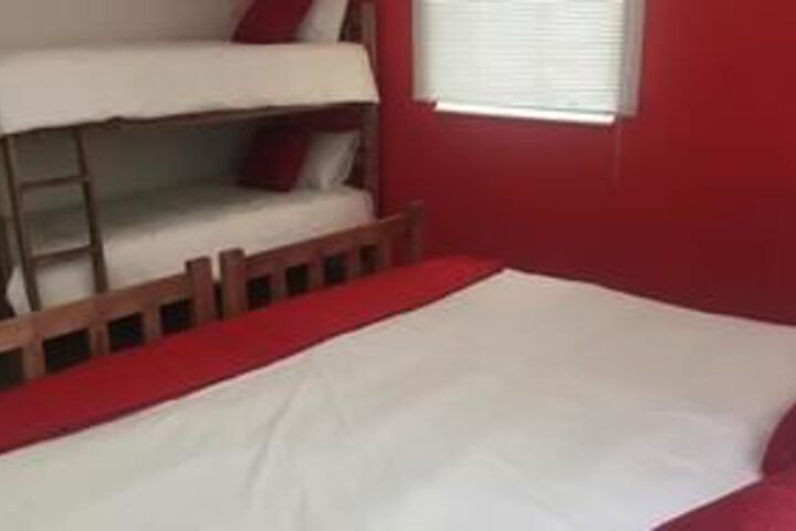 Room 3 of 7