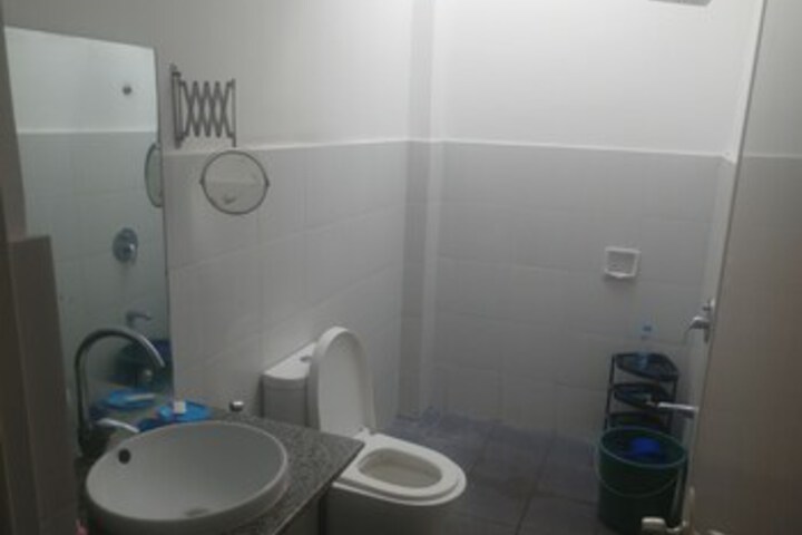 Room 3 of 25