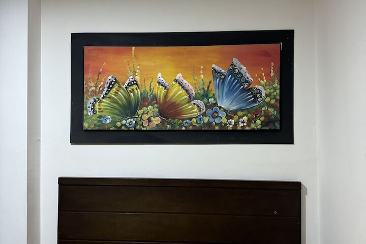 Room 32 of 65
