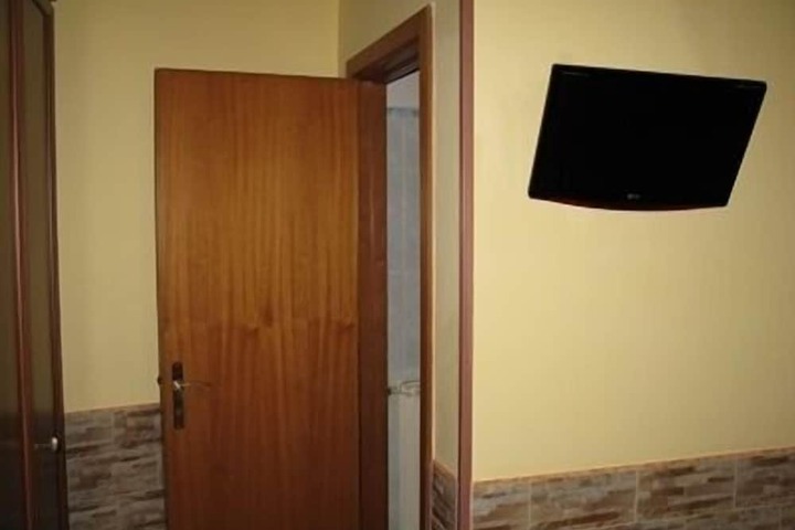 Room 33 of 39