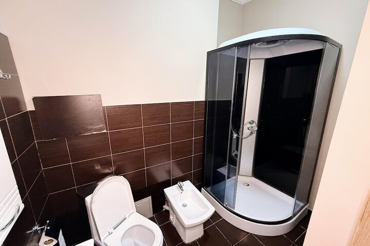 Room 15 of 16