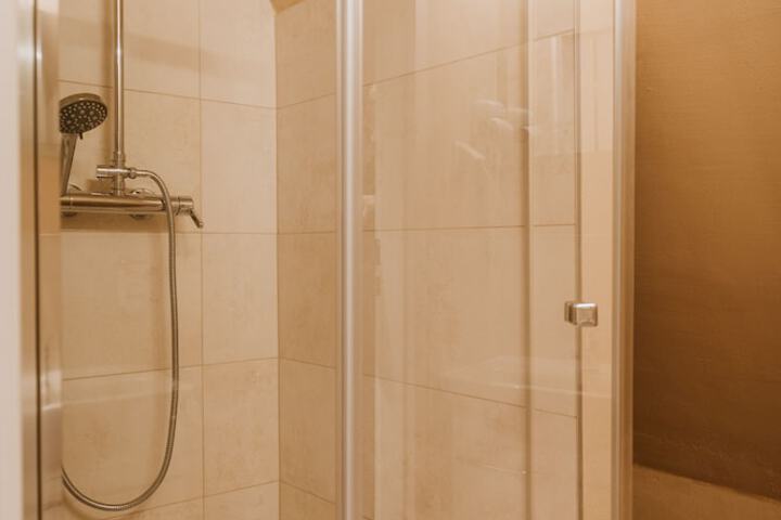 Room 8 of 13