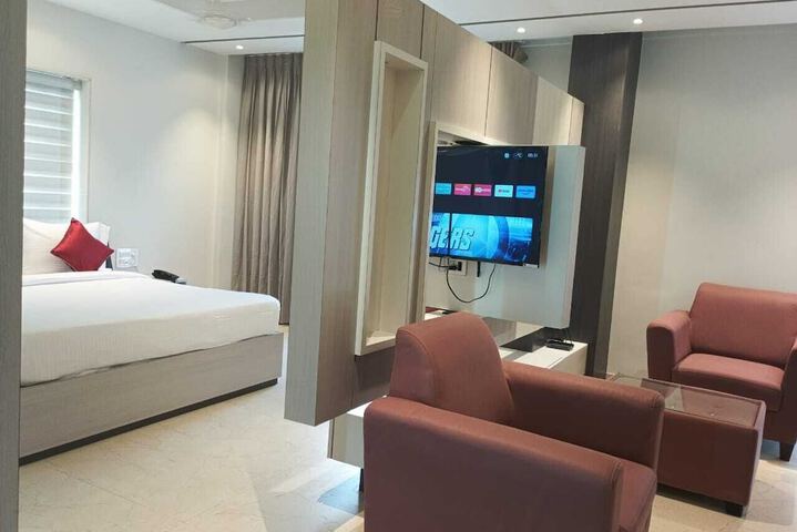Room 6 of 34