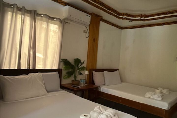 Room 12 of 33
