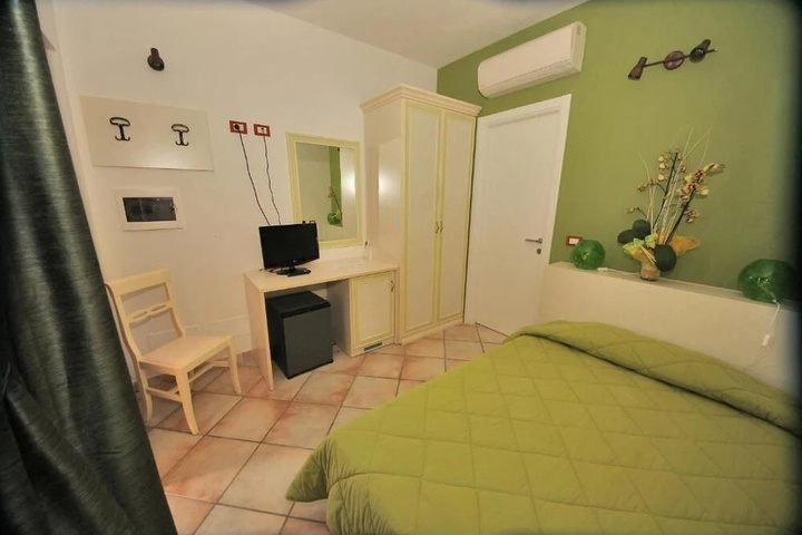 Photo 3