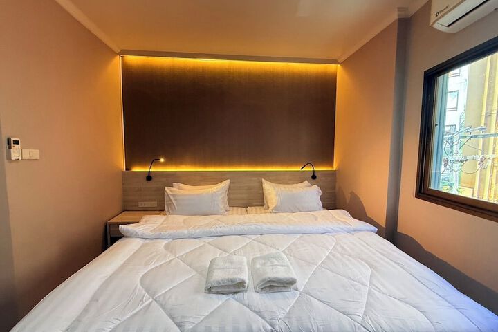 Room 17 of 28