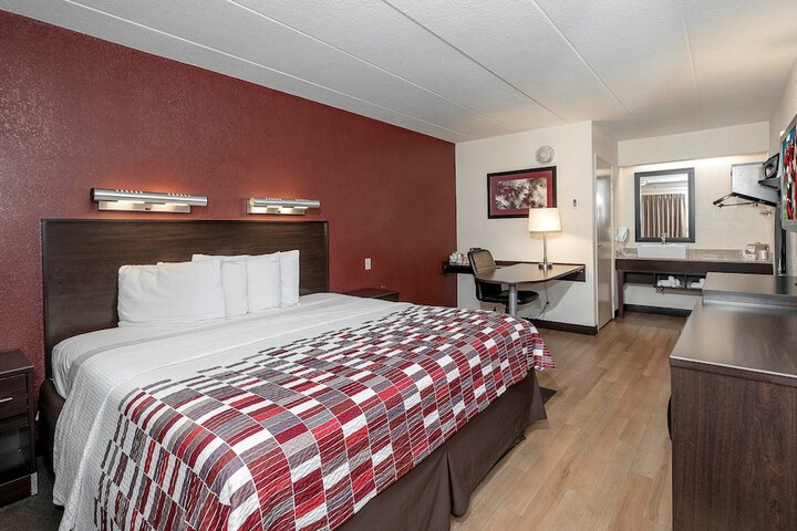 Standard | King Bed (1 of 15)