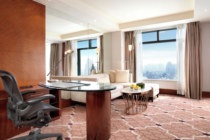 Room 40 of 132
