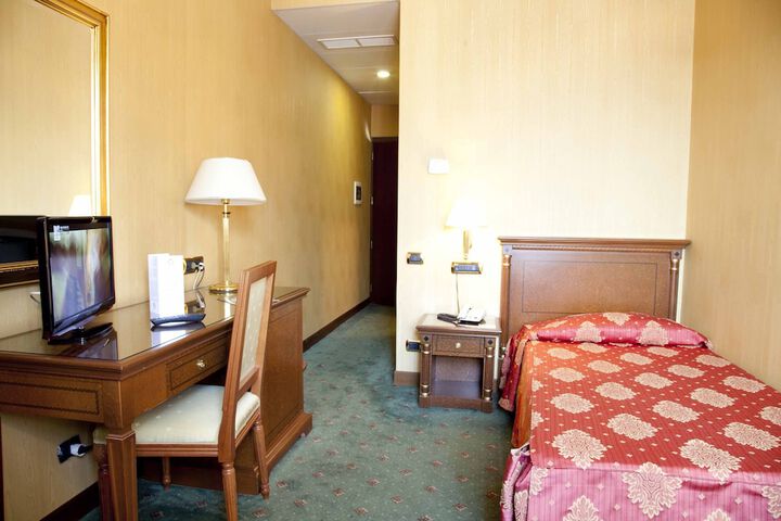 Room 26 of 29