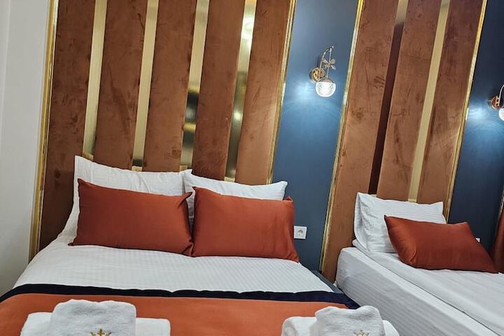 Taksim Crown Hotel