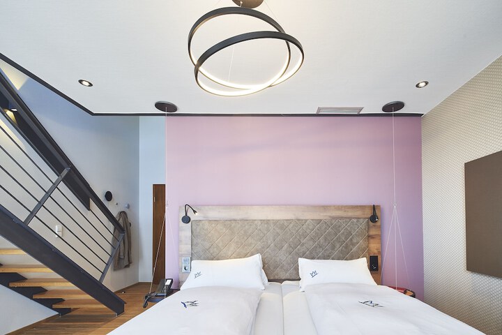 Room 21 of 120