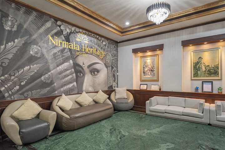 Entrance & Lobby
