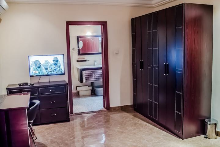 Room 8 of 21