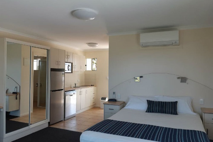 Room 4 of 94
