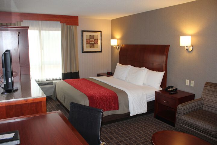 1 King Bed (9 of 20)