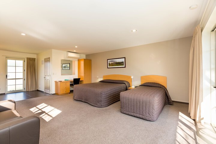 Room 10 of 35