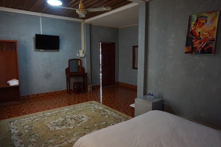 Room 18 of 29