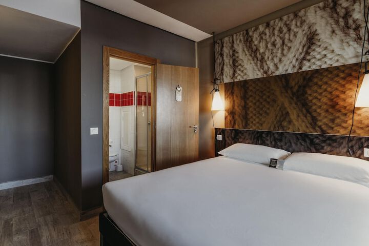 Room 25 of 79