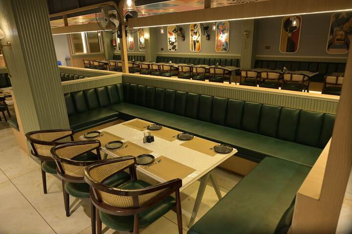 Dining 45 of 62