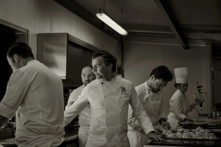 Dining 89 of 136