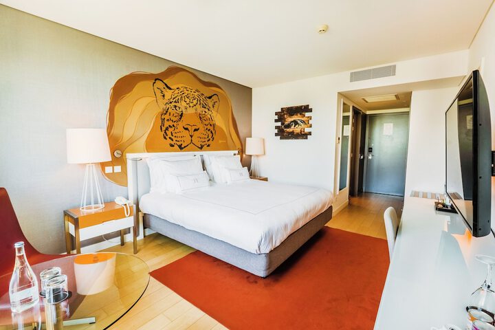 Room 26 of 63