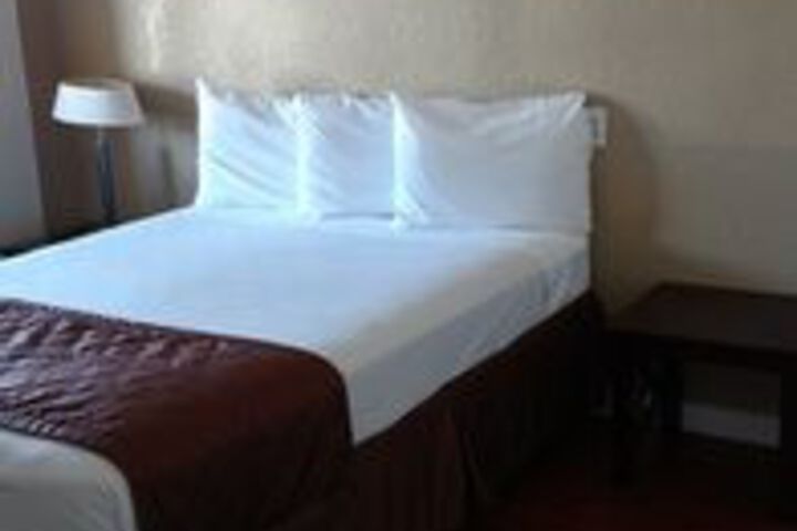 Room 7 of 13