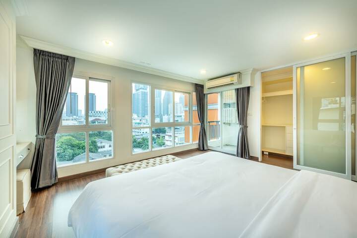 Room 25 of 73
