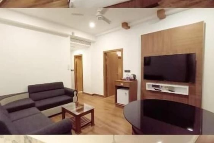 Room 4 of 6