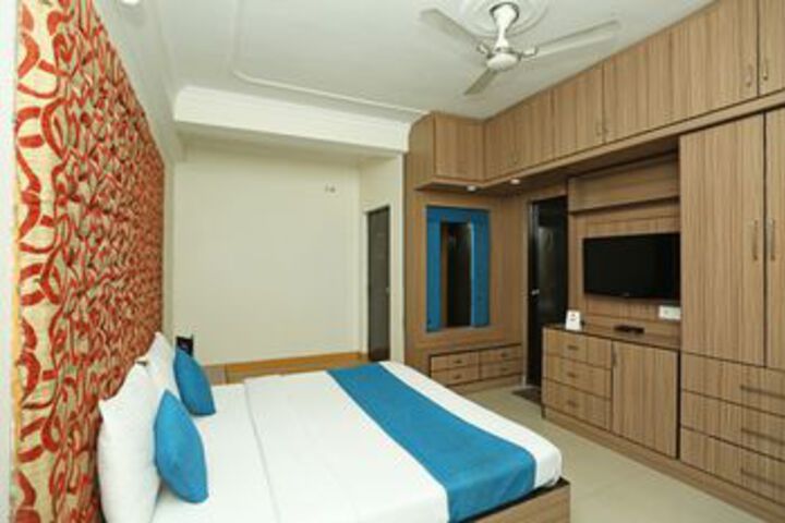 Room 6 of 21