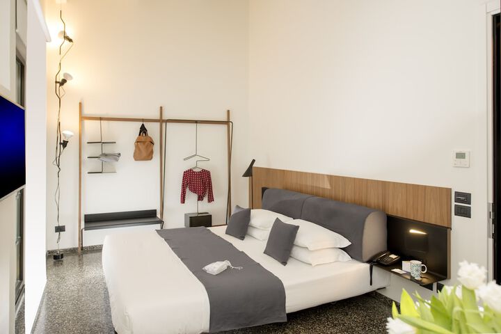 Room 17 of 40