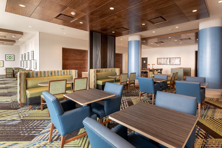 Breakfast/Coffee Service 31 of 70