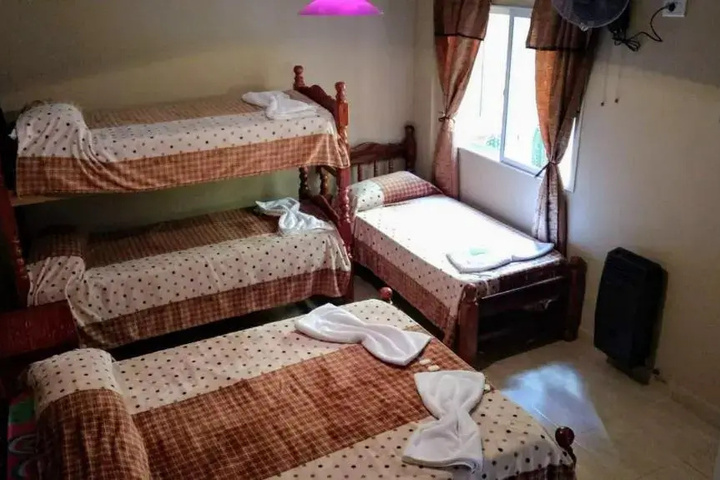 Room 6 of 12