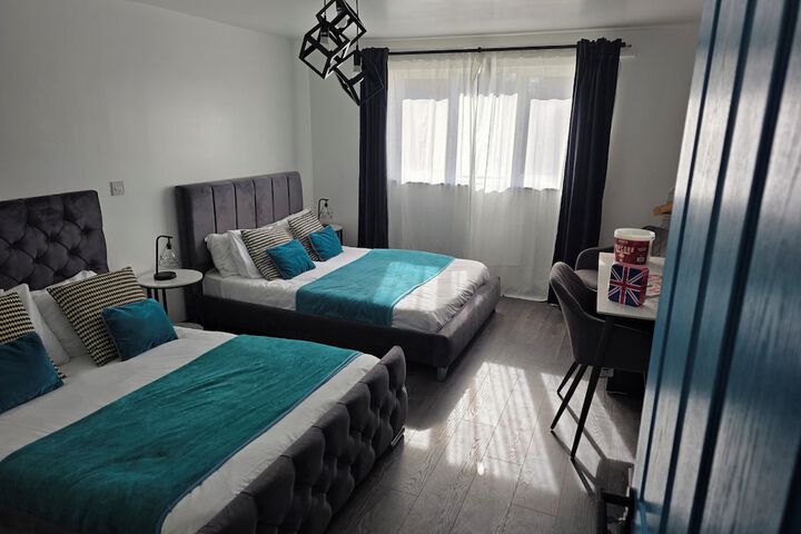 Room 8 of 9