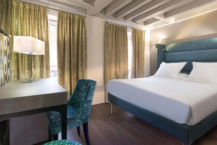 Room 8 of 49