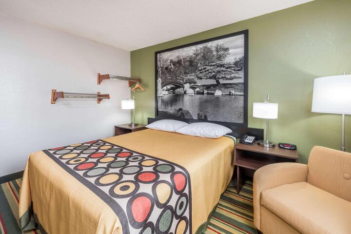 1 Queen Bed Mobility Accessible (5 of 15)