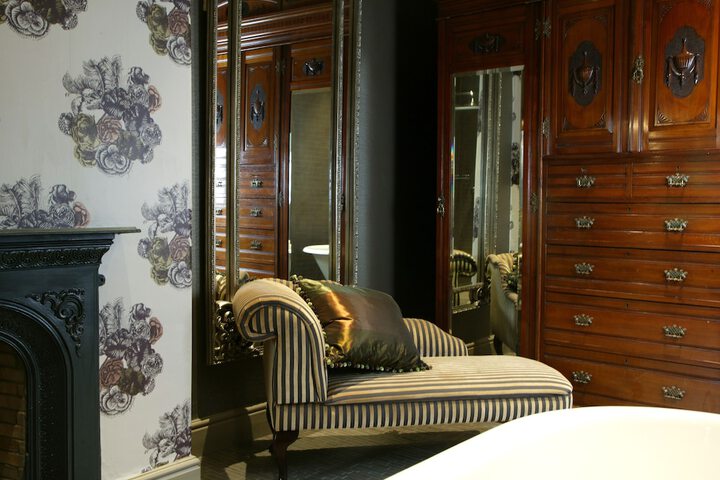 Room 12 of 36