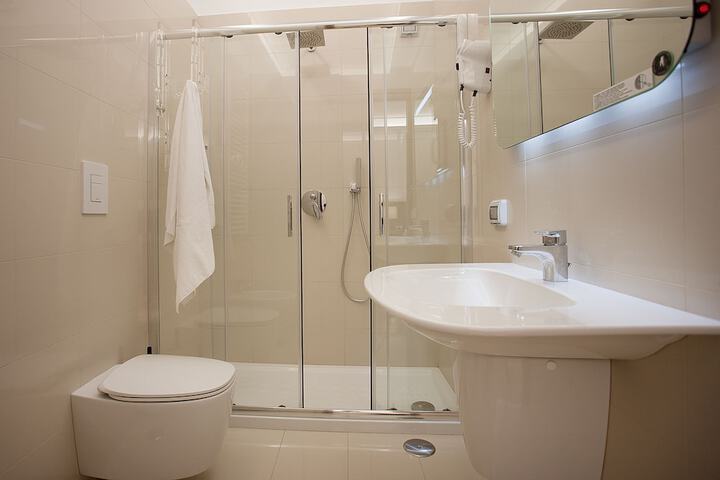 Room 15 of 35