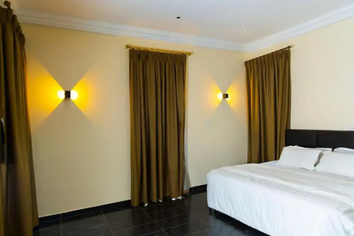 Room 3 of 11