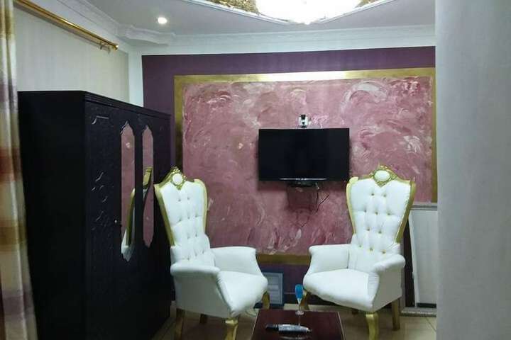 Room 2 of 9