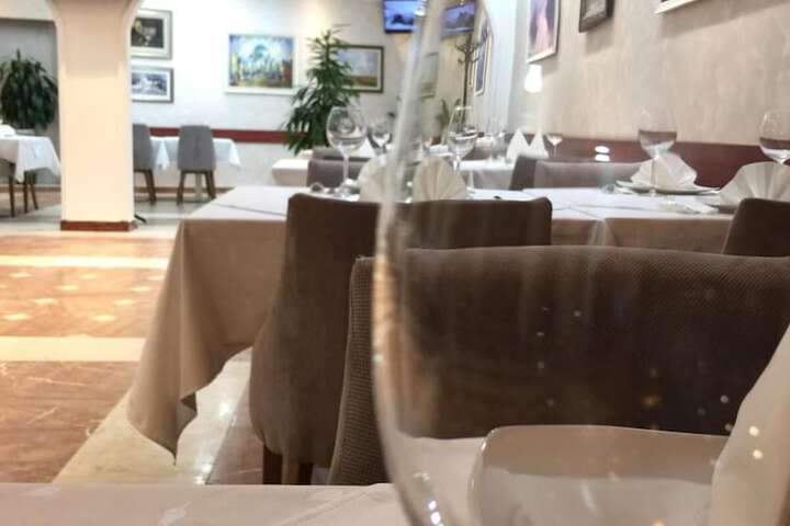 Dining 44 of 66