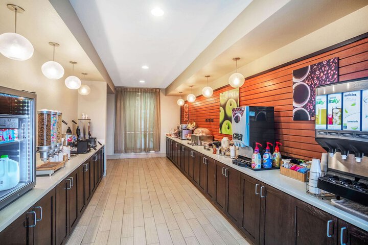 Breakfast/Coffee Service 27 of 30